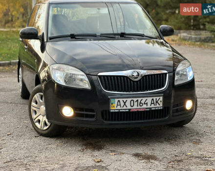 Черный Шкода Фабия, объемом двигателя 1.39 л и пробегом 153 тыс. км за 4250 $, фото 5 на Automoto.ua