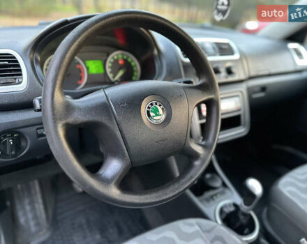 Черный Шкода Фабия, объемом двигателя 1.39 л и пробегом 153 тыс. км за 4250 $, фото 41 на Automoto.ua