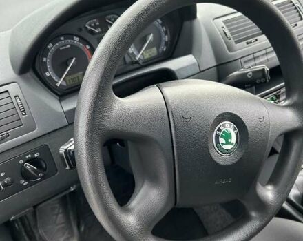 Черный Шкода Фабия, объемом двигателя 1.39 л и пробегом 150 тыс. км за 4800 $, фото 4 на Automoto.ua