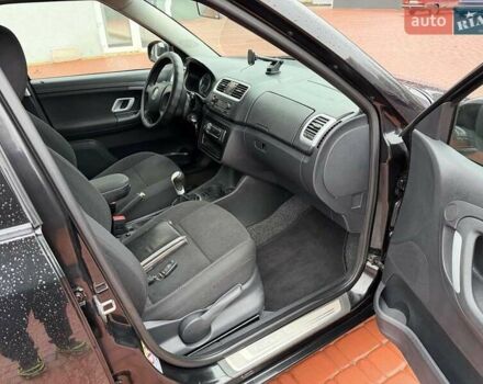 Черный Шкода Фабия, объемом двигателя 1.39 л и пробегом 209 тыс. км за 4800 $, фото 15 на Automoto.ua