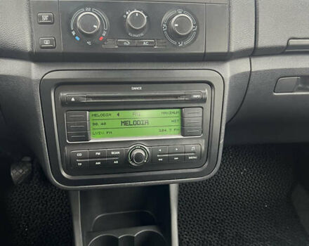 Черный Шкода Фабия, объемом двигателя 1.39 л и пробегом 171 тыс. км за 4700 $, фото 16 на Automoto.ua