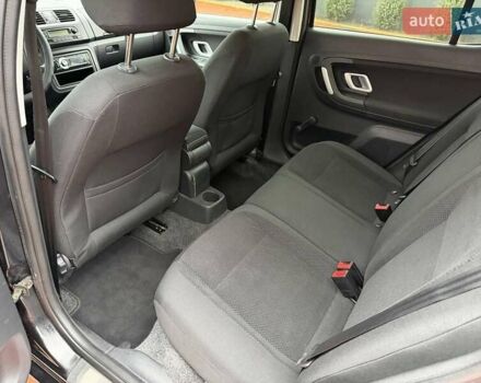 Черный Шкода Фабия, объемом двигателя 1.39 л и пробегом 209 тыс. км за 4800 $, фото 17 на Automoto.ua