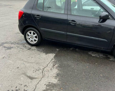 Черный Шкода Фабия, объемом двигателя 1.6 л и пробегом 310 тыс. км за 3900 $, фото 16 на Automoto.ua