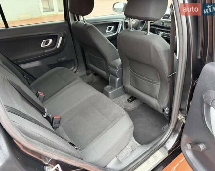 Черный Шкода Фабия, объемом двигателя 1.39 л и пробегом 209 тыс. км за 4800 $, фото 11 на Automoto.ua