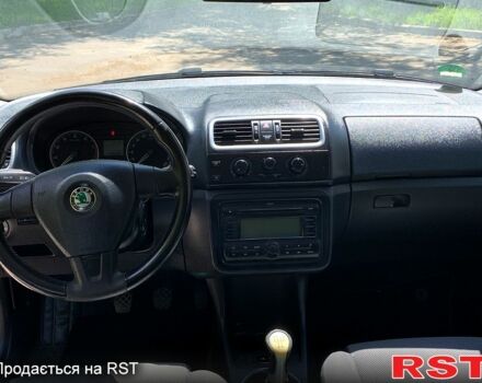 Черный Шкода Фабия, объемом двигателя 1.6 л и пробегом 206 тыс. км за 5600 $, фото 6 на Automoto.ua