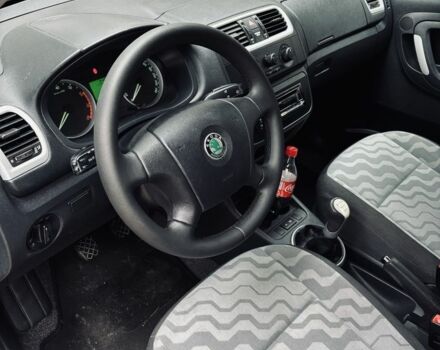 Шкода Фабия 2008 в Харькове на Automoto.ua Черный Шкода Фабия, объемом двигателя 1.4 л и пробегом 200 тыс. км за 5500 $, фото 4 на Automoto.ua