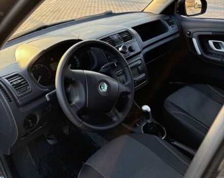 Чорний Шкода Фабія, об'ємом двигуна 1.4 л та пробігом 187 тис. км за 4600 $, фото 4 на Automoto.ua