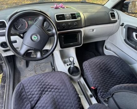 Шкода Фабия 2008 в Кролевце на Automoto.ua Черный Шкода Фабия, объемом двигателя 1.2 л и пробегом 200 тыс. км за 3950 $, фото 5 на Automoto.ua