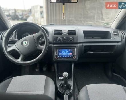 Чорний Шкода Фабія, об'ємом двигуна 1.2 л та пробігом 224 тис. км за 3999 $, фото 40 на Automoto.ua
