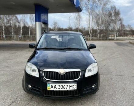 Черный Шкода Фабия, объемом двигателя 1.4 л и пробегом 230 тыс. км за 4400 $, фото 1 на Automoto.ua