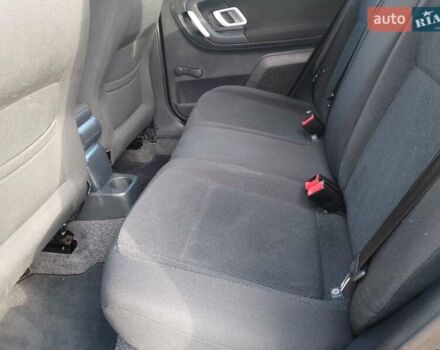 Черный Шкода Фабия, объемом двигателя 1.4 л и пробегом 135 тыс. км за 5500 $, фото 13 на Automoto.ua