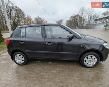 Черный Шкода Фабия, объемом двигателя 1.39 л и пробегом 230 тыс. км за 4500 $, фото 5 на Automoto.ua