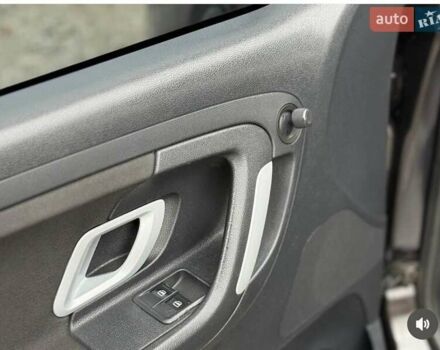 Чорний Шкода Фабія, об'ємом двигуна 1.39 л та пробігом 265 тис. км за 4900 $, фото 9 на Automoto.ua