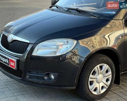 Черный Шкода Фабия, объемом двигателя 1.4 л и пробегом 203 тыс. км за 4940 $, фото 3 на Automoto.ua