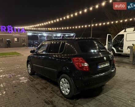 Черный Шкода Фабия, объемом двигателя 1.39 л и пробегом 185 тыс. км за 4500 $, фото 4 на Automoto.ua