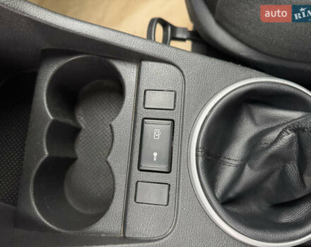 Черный Шкода Фабия, объемом двигателя 1.39 л и пробегом 167 тыс. км за 6450 $, фото 16 на Automoto.ua