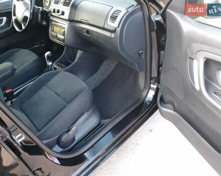 Черный Шкода Фабия, объемом двигателя 1.4 л и пробегом 135 тыс. км за 5500 $, фото 17 на Automoto.ua