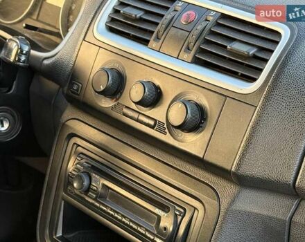 Черный Шкода Фабия, объемом двигателя 1.4 л и пробегом 203 тыс. км за 4940 $, фото 15 на Automoto.ua