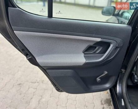 Черный Шкода Фабия, объемом двигателя 1.4 л и пробегом 208 тыс. км за 5300 $, фото 10 на Automoto.ua