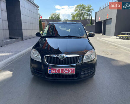 Черный Шкода Фабия, объемом двигателя 1.4 л и пробегом 217 тыс. км за 5999 $, фото 3 на Automoto.ua