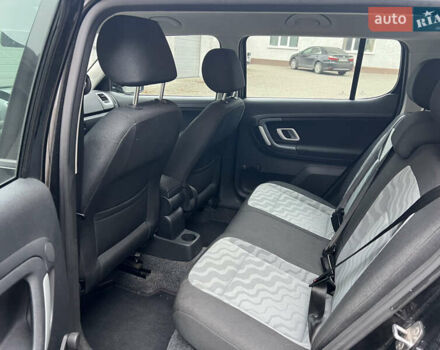 Черный Шкода Фабия, объемом двигателя 1.39 л и пробегом 215 тыс. км за 4790 $, фото 9 на Automoto.ua