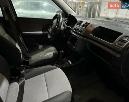 Черный Шкода Фабия, объемом двигателя 1.2 л и пробегом 224 тыс. км за 4700 $, фото 22 на Automoto.ua