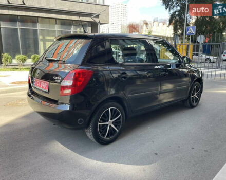 Черный Шкода Фабия, объемом двигателя 1.4 л и пробегом 217 тыс. км за 5999 $, фото 4 на Automoto.ua