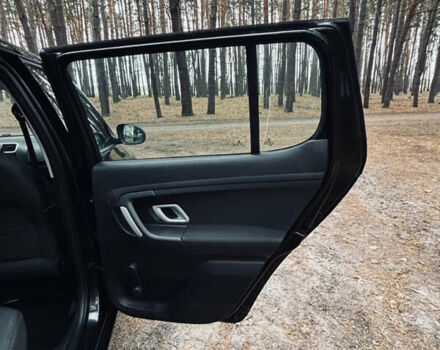 Черный Шкода Фабия, объемом двигателя 1.4 л и пробегом 200 тыс. км за 5600 $, фото 47 на Automoto.ua