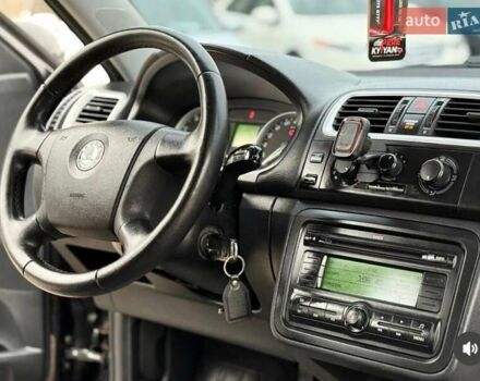 Чорний Шкода Фабія, об'ємом двигуна 1.39 л та пробігом 265 тис. км за 4900 $, фото 13 на Automoto.ua