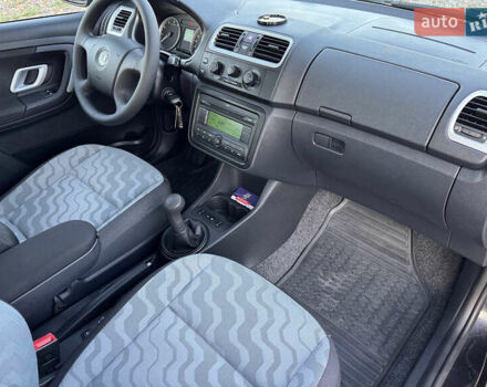 Чорний Шкода Фабія, об'ємом двигуна 1.4 л та пробігом 204 тис. км за 5900 $, фото 16 на Automoto.ua