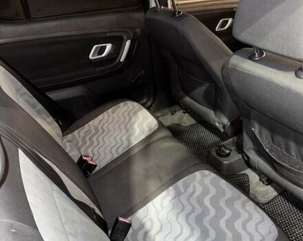 Черный Шкода Фабия, объемом двигателя 1.39 л и пробегом 185 тыс. км за 4500 $, фото 6 на Automoto.ua