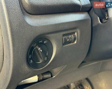 Черный Шкода Фабия, объемом двигателя 1.4 л и пробегом 203 тыс. км за 4940 $, фото 10 на Automoto.ua