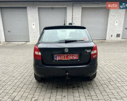 Черный Шкода Фабия, объемом двигателя 1.39 л и пробегом 215 тыс. км за 4790 $, фото 4 на Automoto.ua