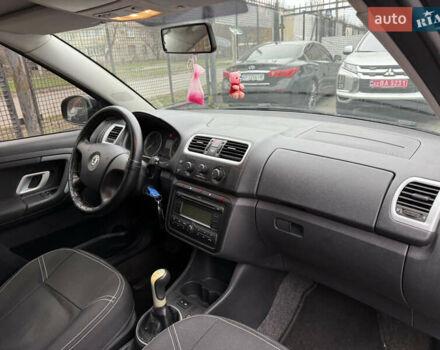 Чорний Шкода Фабія, об'ємом двигуна 1.2 л та пробігом 190 тис. км за 4200 $, фото 9 на Automoto.ua