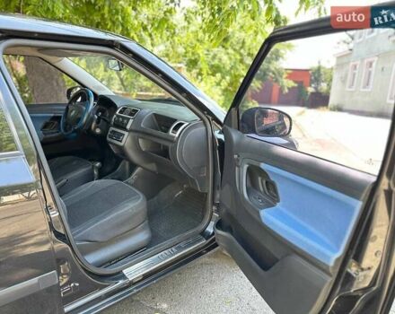 Черный Шкода Фабия, объемом двигателя 1.4 л и пробегом 266 тыс. км за 4600 $, фото 10 на Automoto.ua