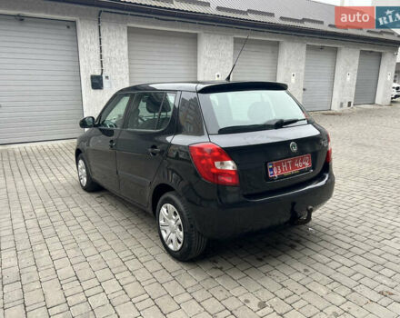 Черный Шкода Фабия, объемом двигателя 1.39 л и пробегом 215 тыс. км за 4790 $, фото 5 на Automoto.ua