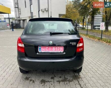 Черный Шкода Фабия, объемом двигателя 1.4 л и пробегом 208 тыс. км за 5300 $, фото 3 на Automoto.ua