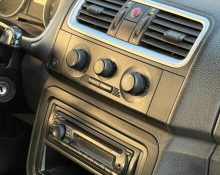 Чорний Шкода Фабія, об'ємом двигуна 1.4 л та пробігом 203 тис. км за 4940 $, фото 15 на Automoto.ua