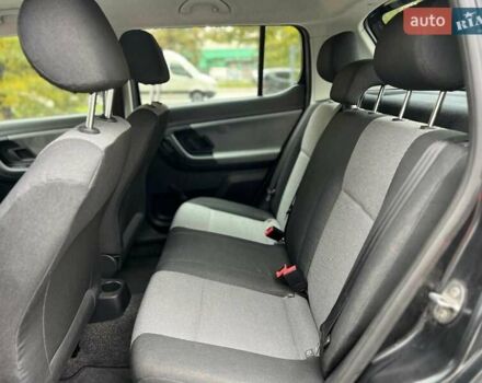 Черный Шкода Фабия, объемом двигателя 1.4 л и пробегом 208 тыс. км за 5300 $, фото 14 на Automoto.ua