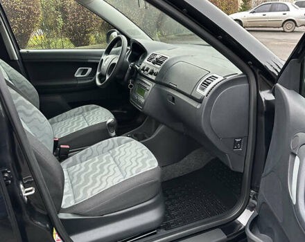 Чорний Шкода Фабія, об'ємом двигуна 1.4 л та пробігом 191 тис. км за 5350 $, фото 28 на Automoto.ua