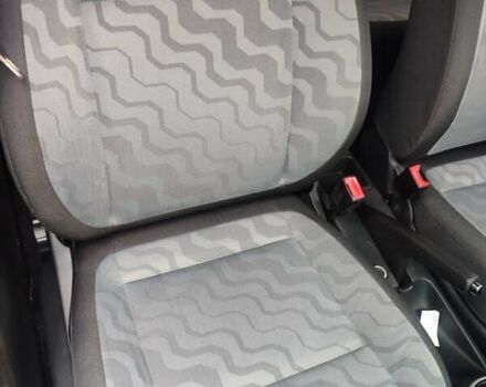 Черный Шкода Фабия, объемом двигателя 1.39 л и пробегом 228 тыс. км за 4000 $, фото 13 на Automoto.ua