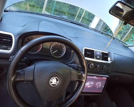 Черный Шкода Фабия, объемом двигателя 1.6 л и пробегом 200 тыс. км за 6300 $, фото 7 на Automoto.ua