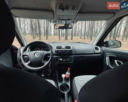 Черный Шкода Фабия, объемом двигателя 1.4 л и пробегом 200 тыс. км за 5600 $, фото 41 на Automoto.ua