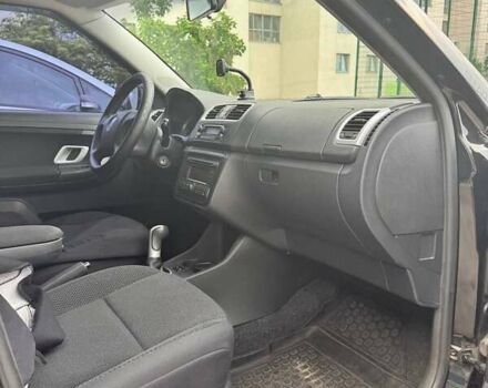 Черный Шкода Фабия, объемом двигателя 1.6 л и пробегом 114 тыс. км за 6100 $, фото 11 на Automoto.ua