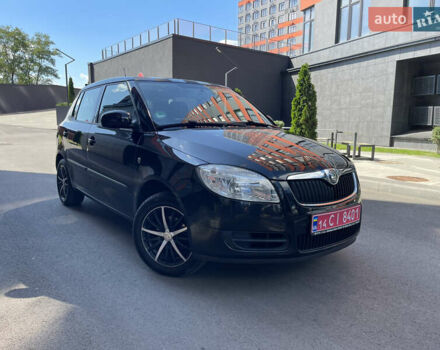Черный Шкода Фабия, объемом двигателя 1.4 л и пробегом 217 тыс. км за 5999 $, фото 1 на Automoto.ua