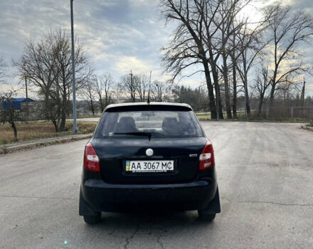 Черный Шкода Фабия, объемом двигателя 1.4 л и пробегом 230 тыс. км за 4400 $, фото 5 на Automoto.ua