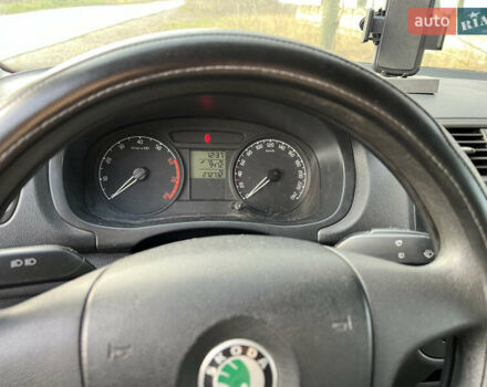 Черный Шкода Фабия, объемом двигателя 1.2 л и пробегом 272 тыс. км за 4200 $, фото 11 на Automoto.ua