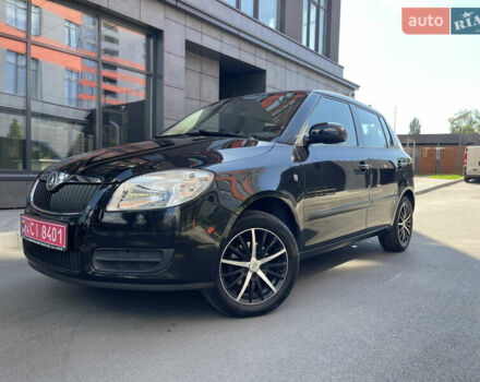 Черный Шкода Фабия, объемом двигателя 1.4 л и пробегом 217 тыс. км за 5999 $, фото 2 на Automoto.ua