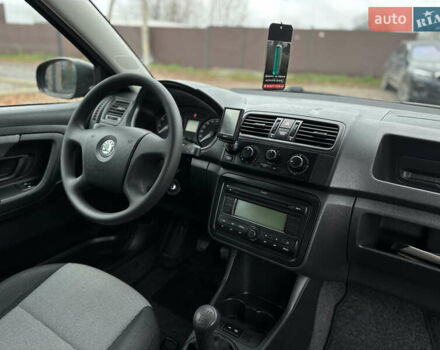 Черный Шкода Фабия, объемом двигателя 1.2 л и пробегом 95 тыс. км за 5200 $, фото 39 на Automoto.ua