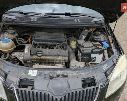 Черный Шкода Фабия, объемом двигателя 1.4 л и пробегом 255 тыс. км за 4600 $, фото 8 на Automoto.ua